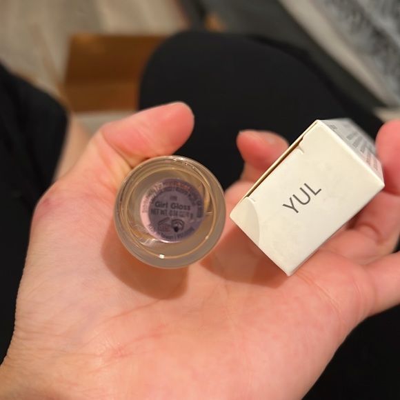 Limited edition rare Pur Cosmetics x Barbie lip gloss and floss lip gloss - Picture 2 of 3